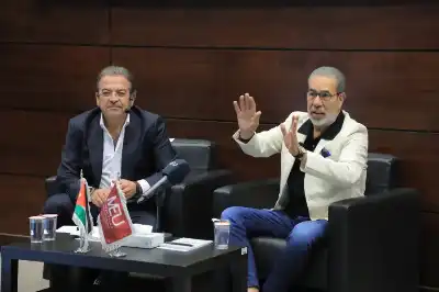 الكاتب العربي مدحت العدل في حوارات
