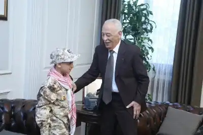 العيسوي يستقبل الطفل كرم الكفريني ويثمّن