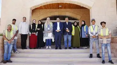 تكريم عاملين في سلطة البترا عثروا