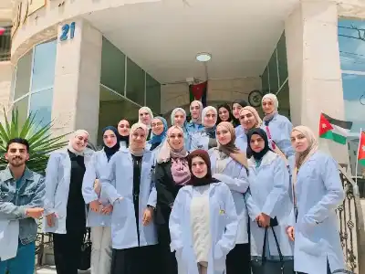 جامعة الزرقاء تنظم زيارة إلى مركز