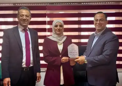 حزب الإصلاح يكرّم عضو الحزب المحامية