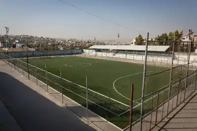 بلدية الزرقاء تفتح أبواب الملعب البلدي