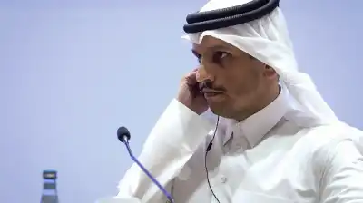 آل ثاني خلال أعمال قمة بحيرة