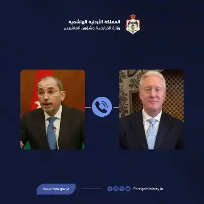 الصفدي يجري اتصالا هاتفيّا مع نظيره