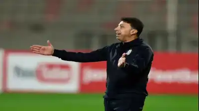 الوحدات ينهي عقد جمال محمود بالتراضي