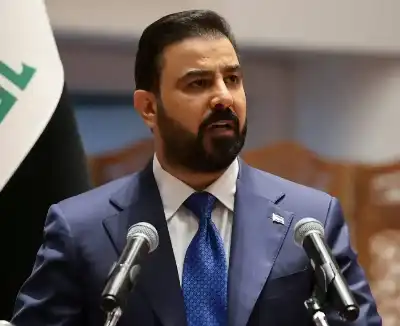 العراق يوافق على وقف تدفقات الدولار