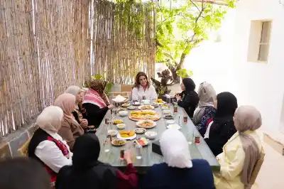الملكة رانيا العبدالله تزور جمعية أصايل