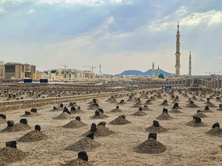 مدار الساعة,شؤون دينية