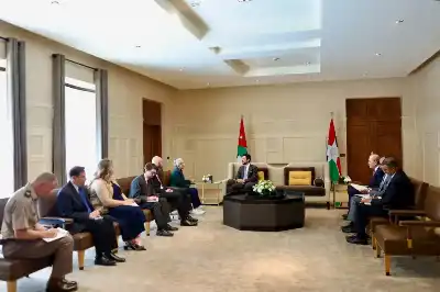 ولي العهد يستقبل عضو مجلس الشيوخ