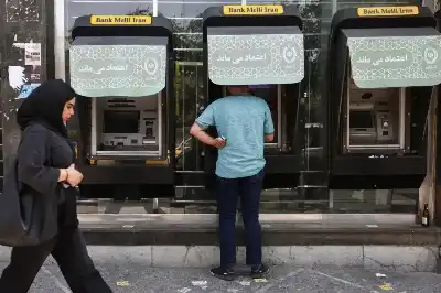 ازمات وشلل اقتصادي.. إيران تختنق وسط