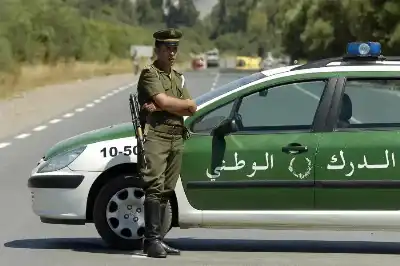 حبس جزائري بعد وصفه طفلة بـالعاهرة