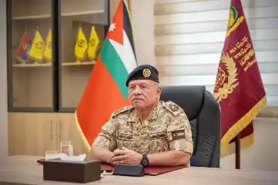 الملك يفتتح مباني جديدة لقيادة لواء