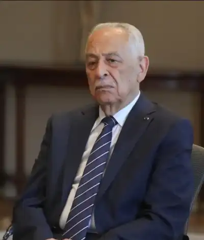 العيسوي ينقل تمنيات الملك وولي العهد