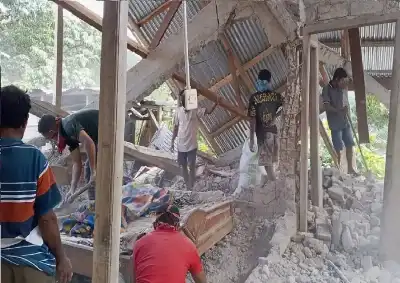 51 قتيلا ومئات الجرحى في زلزال
