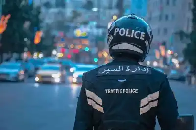ضبط مركبة تقودها سيدها وتقوم بتحميل