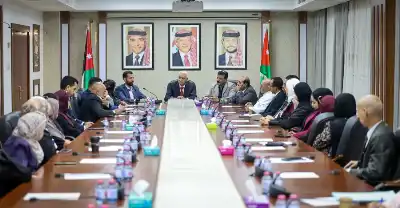 الإعلام النيابية تبحث مع منتدى قضاء