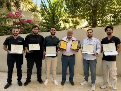 طلبة من الجامعة العربية الأمريكية يكرّمون