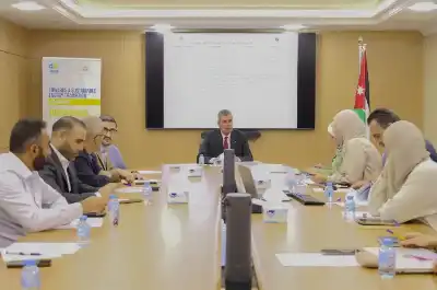الخرابشة يتابع مشاريع رؤية التحديث الاقتصادي