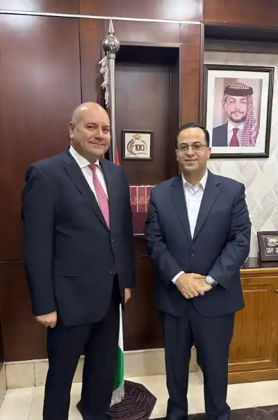 أمين عام حزب الإصلاح يزور وزير