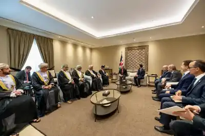 الملك يستقبل رئيس مجلس الشورى في