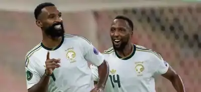 السعودية تحسم أولى بطاقات نصف نهائي
