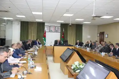 محافظة يترأس اجتماعا للجنة التخطيط الموسع