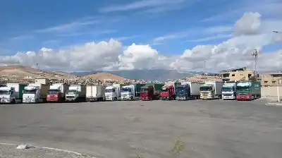السلطات اللبنانية تحتجز 40 شاحنة قمح