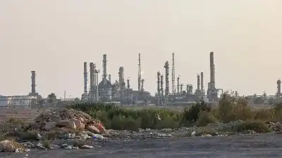 الحوثيون يعلنون استهداف مواقع لشركة أرامكو