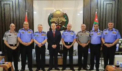 المعايطة يكرّم اللواء المتقاعد الدباس
