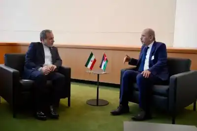 وزير خارجية إيران يهاتف الصفدي.. هذا