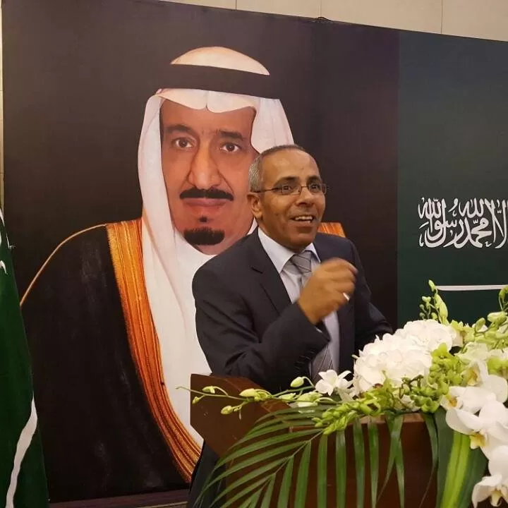 مدار الساعة,مقالات