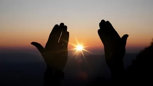 مدار الساعة,شؤون دينية
