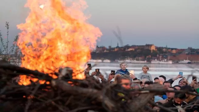 مدار الساعة,أخبار خفيفة ومنوعة