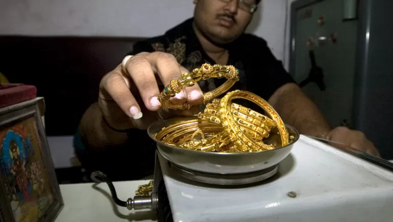 مدار الساعة,شؤون دينية