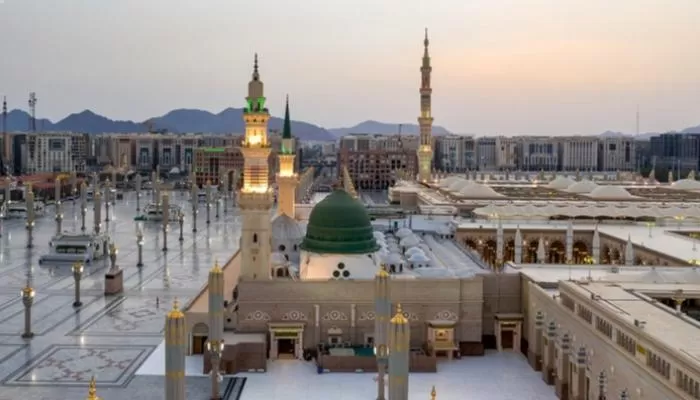 مدار الساعة,شؤون دينية