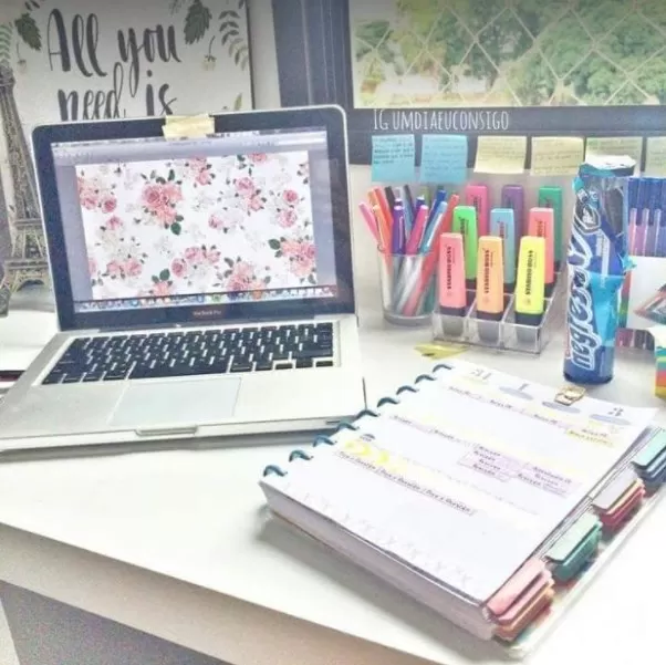 مدار الساعة,مقالات