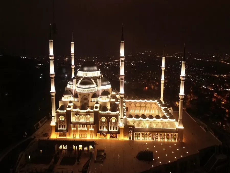 مدار الساعة,شؤون دينية