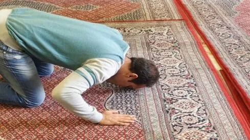 مدار الساعة,شؤون دينية