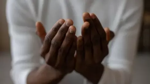 مدار الساعة,شؤون دينية