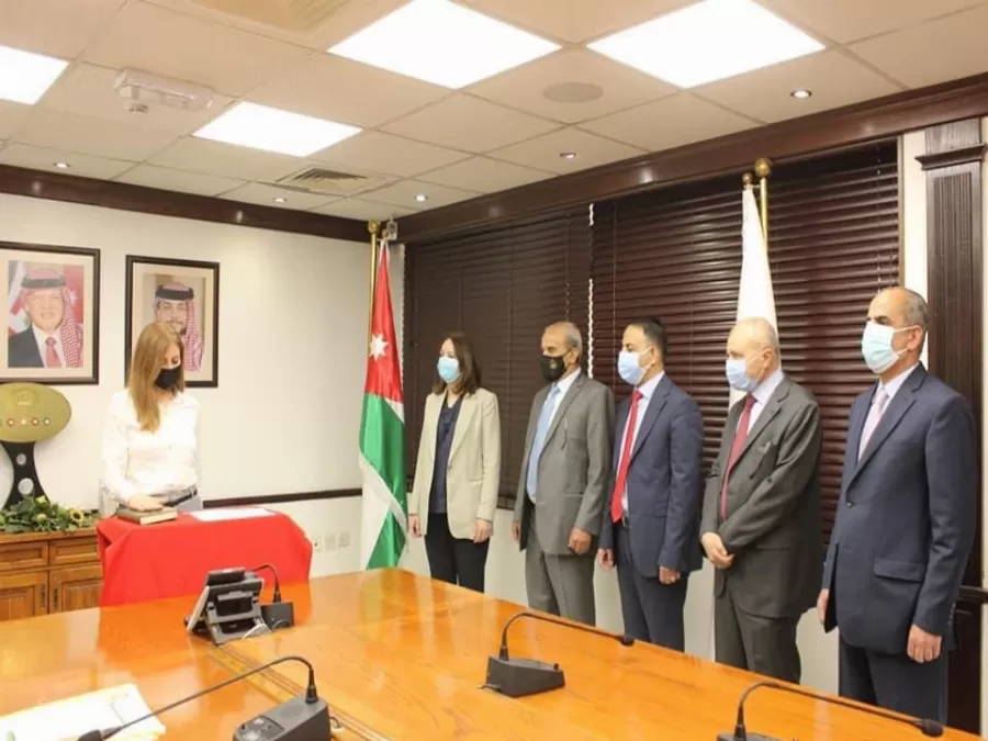 مدار الساعة,أخبار المجتمع الأردني,وزير الصناعة والتجارة والتموين,كورونا,دائرة مراقبة الشركات