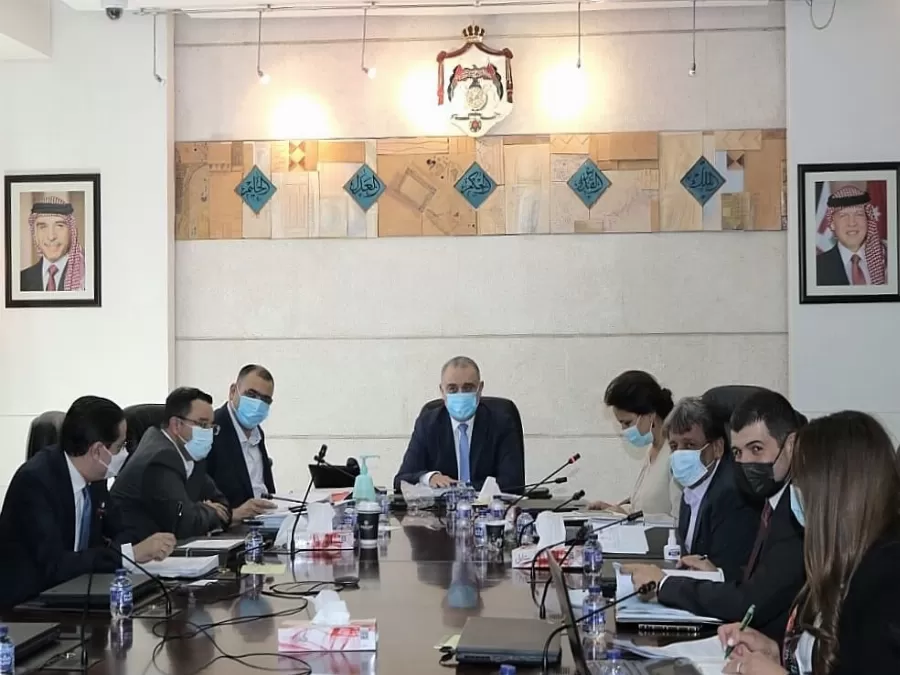 مدار الساعة,أخبار اقتصادية,وزير التخطيط والتعاون الدولي,وزير الدولة لشؤون رئاسة الوزراء,وزير الصناعة والتجارة والتموين,وزير المالية,رئاسة الوزراء