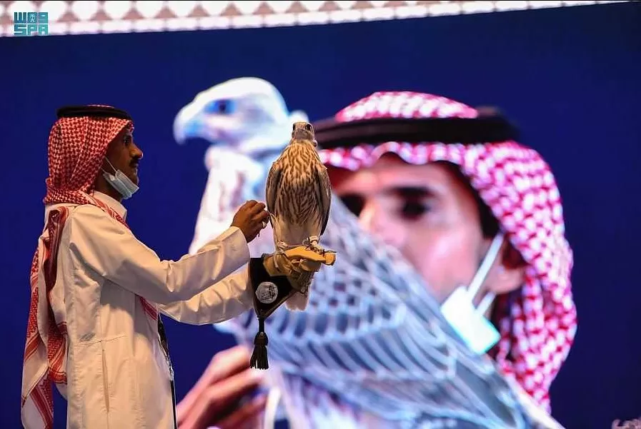 مدار الساعة,أخبار خفيفة ومنوعة
