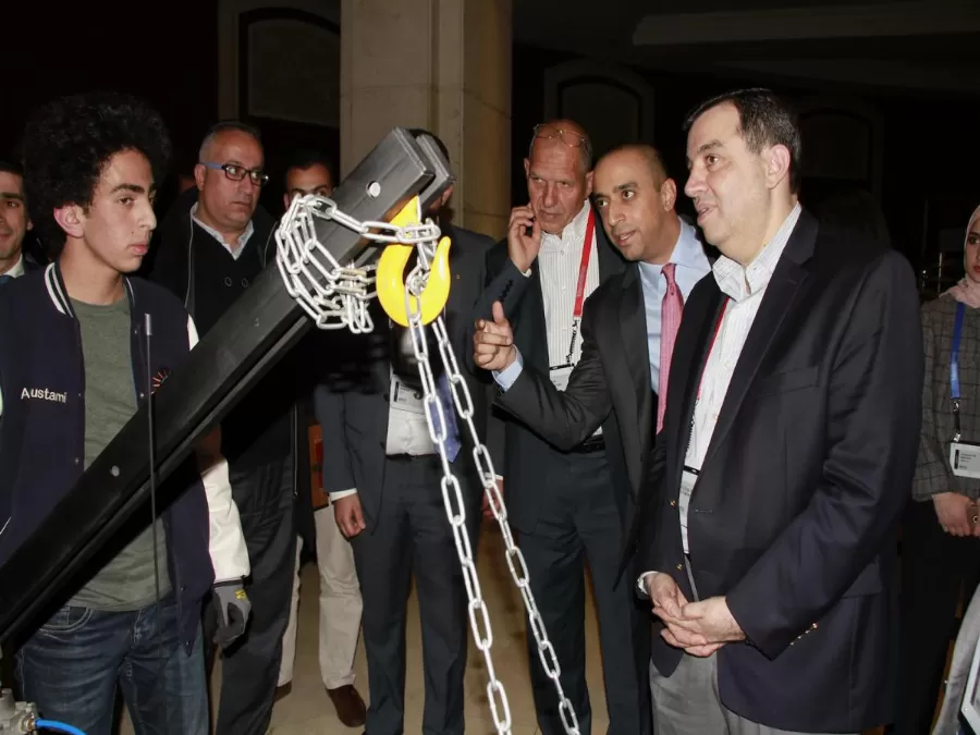 مدار الساعة,أخبار الجامعات الأردنية,وزير التخطيط والتعاون الدولي,الدكتور عزمي محافظة,الملك عبدالله الثاني,عزمي محافظة,صندوق التنمية والتشغيل,وزارة التخطيط,العلاونة للصرافة