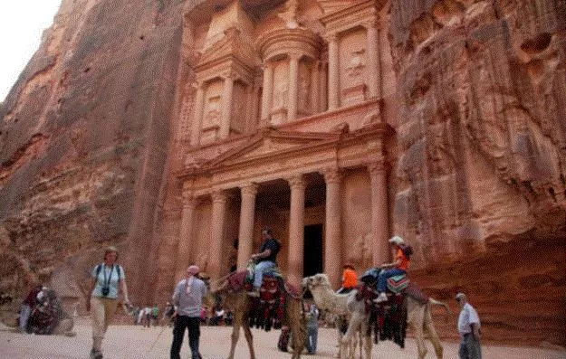 مدار الساعة,أخبار السياحة في الأردن,دائرة الآثار العامة,وزارة السياحة,هيئة تنشيط السياحة,أمانة عمان الكبرى,البحر الميت