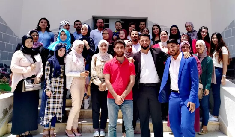 مدار الساعة,أخبار الجامعات الأردنية,الملك عبدالله الثاني,جامعة العلوم التطبيقية,مواقع التواصل الاجتماعي,وسائل التواصل الاجتماعي