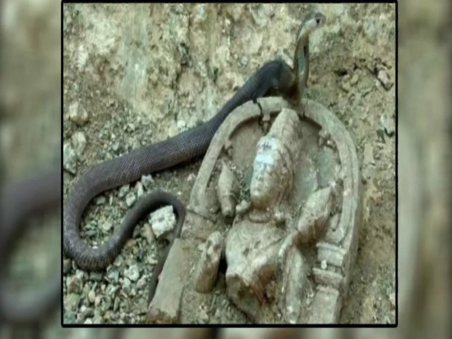 مدار الساعة,شؤون دينية,وسائل التواصل الاجتماعي