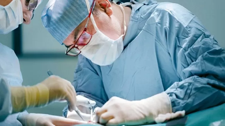 مدار الساعة,أخبار خفيفة ومنوعة,وزير الصحة