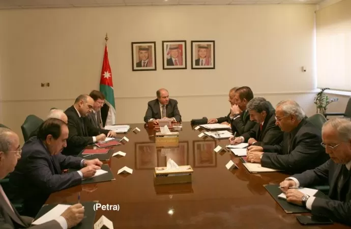 مدار الساعة,أخبار الأردن,اخبار الاردن,وزير الصحة,وزير الدولة للشؤون القانونية,رئيس الوزراء,وزارة الصحة,مجلس النواب,الخدمات الطبية الملكية,نقابة الصيادلة