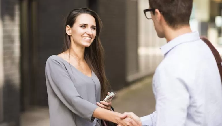 مدار الساعة,أخبار خفيفة ومنوعة