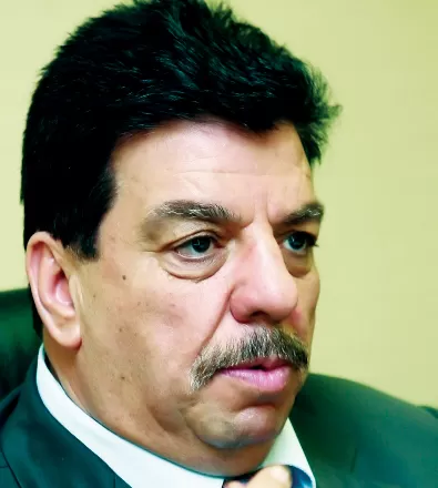 مدار الساعة,مقالات مختارة,رئيس الوزراء,البنك المركزي